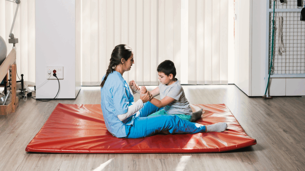 Fisioterapia pediátrica para mejorar la movilidad infantil